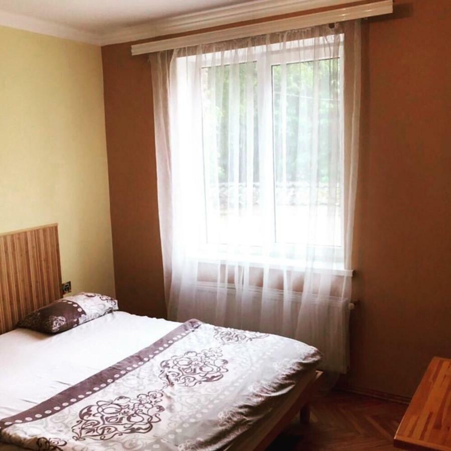 Like Hostelチェルニウツィー エクステリア 写真